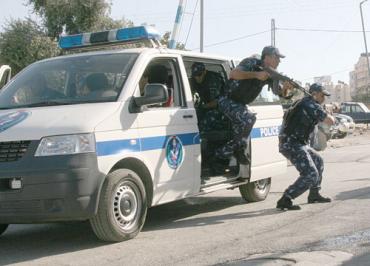 الشرطة تقبض على لص نفذ 29 سرقة في نابلس وبيت لحم
