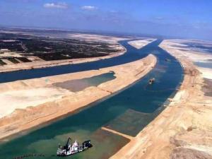 قناة السويس