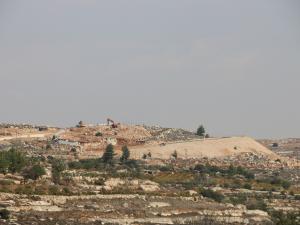 الاحتلال ينصب "كرفانًا" على أراضٍ شرق بيت لحم