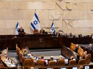 رئيس "الأمن القومي" بالكنيست يسخر من ترامب بسبب تهديداته لإيران