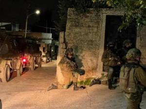 5 إصابات برصاص الاحتلال خلال اقتحام مخيم طولكرم