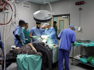 منع الاحتلال إدخال الأوكسجين لمستشفى بخان يونس يتسبب بوفاة مرضى.. ويرتكب 14 مجزرة جديدة بغزة
