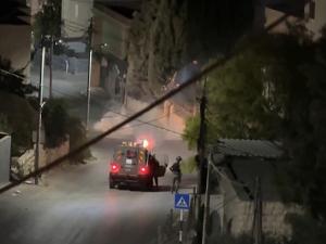 الضفة تحت النار: 3 شهداء ومصابون بهجوم مستوطنين على كفر مالك شمل إحراق منازل وممتلكات