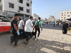 خروج مستشفيي الرنتيسي والعيون عن الخدمة جراء هجمات الاحتلال