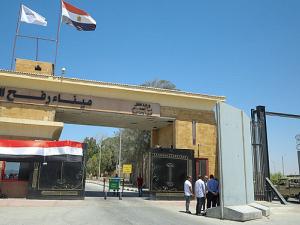 نتنياهو يوعز بعدم فتح معبر رفح.. تقرير: إسرائيل تدرس تحريك جيشها من خطوط الانسحاب