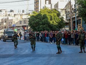 مصابان أحدهما مصوّر صحافيّ برصاص قوات الاحتلال أمام مخيم نور شمس بطولكرم بالضفة الغربية