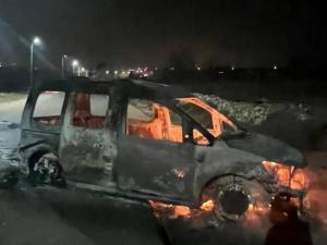 مستوطنون يصعّدون اعتداءاتهم شمال شرق رام الله بإحراق منزل ومركبة في ترمسعيا