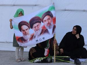 واشنطن تجدد هجماتها على جنوب إيران والحرس الثوري يعلن إغلاق مضيق هرمز