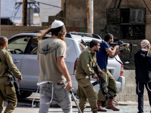 مستوطنون مسلحون يهاجمون منزلًا شمالي نابلس