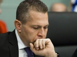 واشنطن تحذر تل أبيب: السلطة قد تنهار وهوية وزير الجيش مهمة