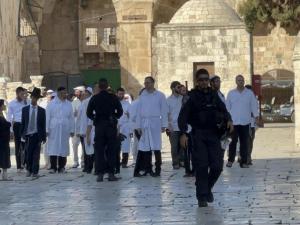 مستوطنون يقتحمون المسجد الأقصى