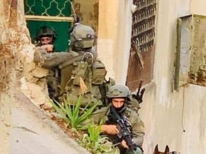 اشتباكات مسلحة خلال اقتحام قباطية قضاء جنين ومداهمات لمنازل المواطنين في أريحا وعين السلطان