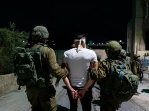 الاحتلال يشن حملة اعتقالات بالضفة بينهم نائب وأسير محرر