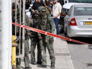 بالفيديو استشهاد فلسطيني برصاص الاحتلال بزعم تنفيذه عملية طعن جنوب الخليل