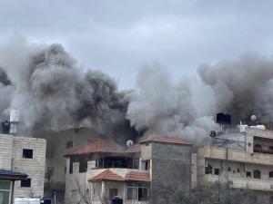 قوات الاحتلال تُفجّر منزل الأسير كمال جوري في نابلس