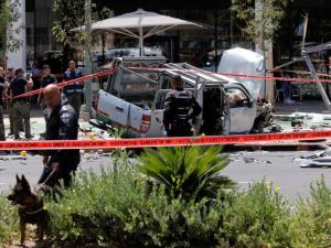 محدث بالفيديو والصور إصابة 8 "إسرائيليين" في عملية دهس واطلاق نار فدائية في "تل أبيب"