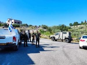 بالفيديو والصور الإعلام العبري: مقتل جندي "إسرائيلي" وإصابة آخر خلال اشتباك مسلح قرب مستوطنة "كدوميم"