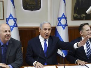 إحاطة أمنية تدفع نتنياهو لمغادرة اجتماع الحكومة على وجه السرعة مع وزير الحرب.. فما هي؟