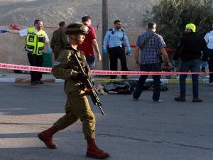 إصابة مستوطن طعناً بجروح طفيفة غرب محافظة رام الله والبيرة