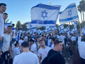 "مسيرة أعلام" للمستوطنين بالقدس وتحذير من خطوات غير متوقعة بالأقصى