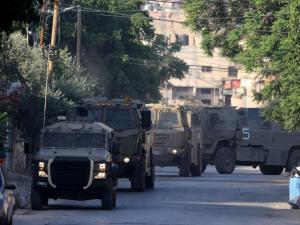 الاحتلال يقتحم جنين وسط اشتباكات عنيفة