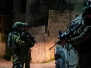 إصابات واخلاء عائلات خلال اقتحام الاحتلال لمخيم عسكر شرق نابلس