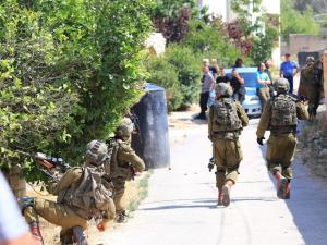 الاحتلال يطلق الرصاص تجاه العمال ويحتجز 3 نساء ويقتحم قرى في جنين