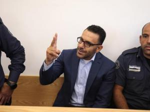 قوات الاحتلال تقتحم منزل محافظ القدس وتحول شاباً للاعتقال المنزلي