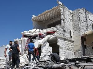 سورية: قتلى وجرحى جراء غارات روسية على إدلب