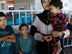 “يُقتل طفل ويُجرح طفلان كل 10 دقائق في غزة”.. “الأونروا”: نزوح 1.5 مليون شخص منذ 7 أكتوبر