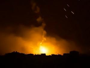 منع إخلاء مرضى ووفيات بمستشفيات غزة: ارتفاع عدد الشهداء إلى 11240 بينهم 4630 طفلا