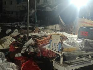 الجميع ينتظرون الموت! مشاهد “مؤثرة” لمرضى محاصرين بمستشفى الشفاء بغزة بعد توقف الخدمات بالكامل