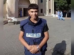 كشف واقع الأحداث في غزة رغم القصف.. من هو “عبود الغزاوي” الملقب بالصحفي الطفل؟