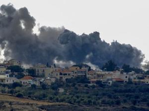 استشهاد 8 لبنانيين بقصف إسرائيلي و"حزب الله" يستهدف مواقع للاحتلال