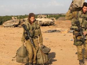 صحيفة عبرية: الجنود لا يرغبون بالبقاء في غزة وقيادة الجيش تدرس هدنة أطول