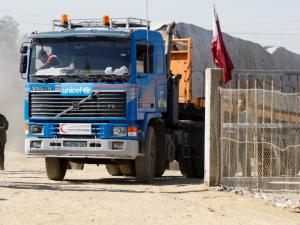 المساعدات تدخل للقطاع وتصل لشمال غزة لأول مرة منذ الحرب.. الاحتلال يتسلم قائمة الدفعة الثانية من صفقة التبادل