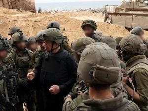 غالانت: لن نخرج من غزة حتى استعادة جميع الرهائن.. أي مفاوضات ستجري تحت النار