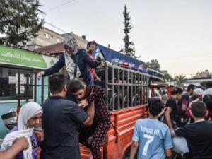 الإعلامي الحكومي: المساعدات التي تدخل قطاع غزة قليلة و "ثانوية" ولا تلبي الحاجة