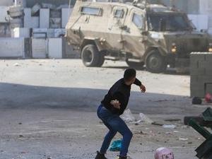 مواجهات واعتقالات وإصابات باشتباكات بالضفة والقدس