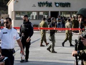 بالفيديو إصابة مستوطن بعملية إطلاق النار على حاجز "الأنفاق" بالقدس المحتلة