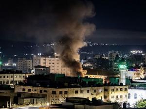 عدوان متواصل بجنين ومخيّمها: 3 شهداء ومصابون بجراح حرجة بقصف من مسيّرة و600 معتقَل