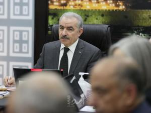 اشتية: جزء من رواتب الموظفين خلال أيام وأدعو العمال للفلاحة