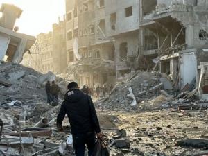 هآرتس: صفقة بايدن- نتنياهو.. مواصلة القصف مقابل إدخال المساعدات