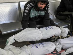 حصيلة الشهداء في غزة ترتفع إلى 24 ألفاً و448.. وزارة الصحة تعلن انتشار “الكبد الوبائي” بين النازحين