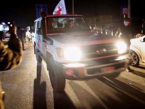 مصدر فلسطيني يكشف حقيقة إبلاغ “حماس” الوسطاء رفضها عرض تبادل الأسرى ووقف إطلاق النار