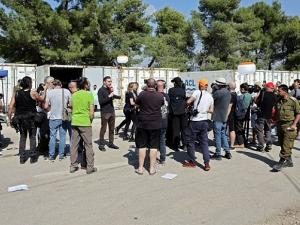 وزير إسرائيلي يضع "أنظمة طوارئ" لتقييد وسائل الإعلام