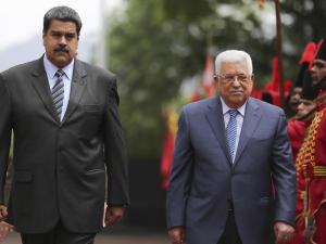 عباس لمادورو: "نرفض تهجير أبناء شعبنا بغزة.. بمثابة نكبة ثانية"