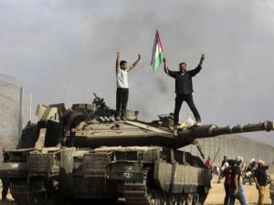 ملفات وتقارير بعد تحذير إيران من توسع المواجهة.. هل تنضم الجبهة السورية لـ(طوفان الأقصى)؟