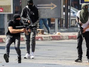 الاحتلال يشن عدوانا واسعا على الضفة ومخيماتها.. شهداء وجرحى واشتباكات