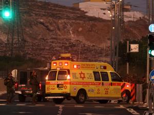 إصابة 3 إسرائيليين بينهم ضابط بعمليتين في "غوش عتصيون" واستشهاد المنفذين